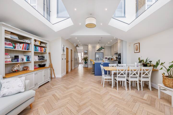 A SUBSTANTIAL MODERN TERRACED HOUSE IN WEST LONDON gallery image 5
