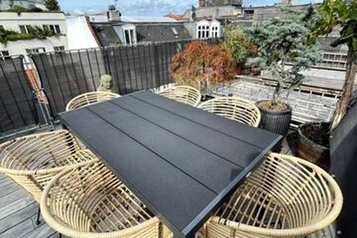 45sqm Private rooftop, 140sqm cosy apartment gallery image 3