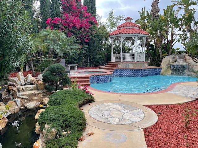 Hilltop Mansion-Pool/Spa/270° View/Near Disneyland