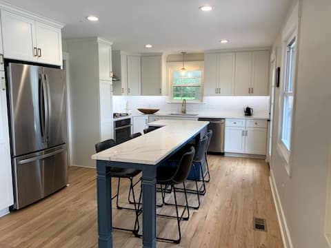 Tidal Creek Home Near Beaches w/ Five Bedrooms