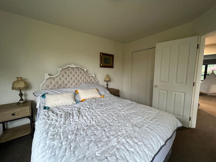 Cosy Arty Home - Wellington, New Zealand