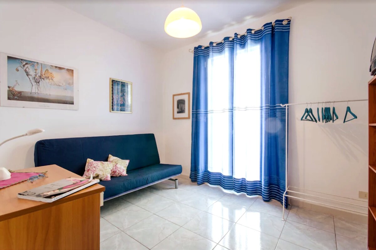 Dormitorio con sofá cama 1 cuadrado y medio (1,40 metros de ancho)