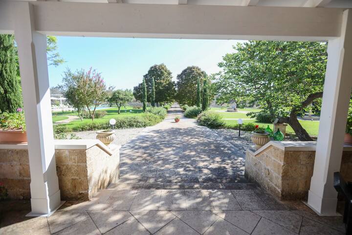 Villa panoramica con piscina gallery image 4