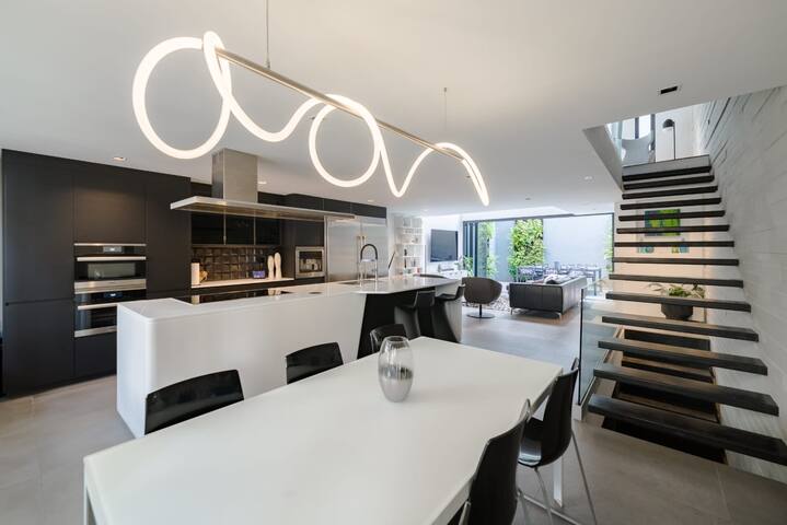 Luxury stylish townhouse with pool and jacuzzi gallery image 5