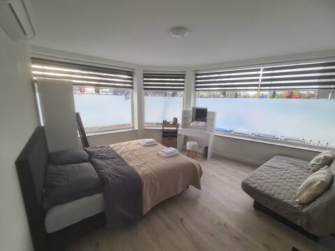 Nice room 15 minutes from Amsterdam City Center