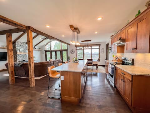 R&R White Mountain Retreat (Mtn Views!)