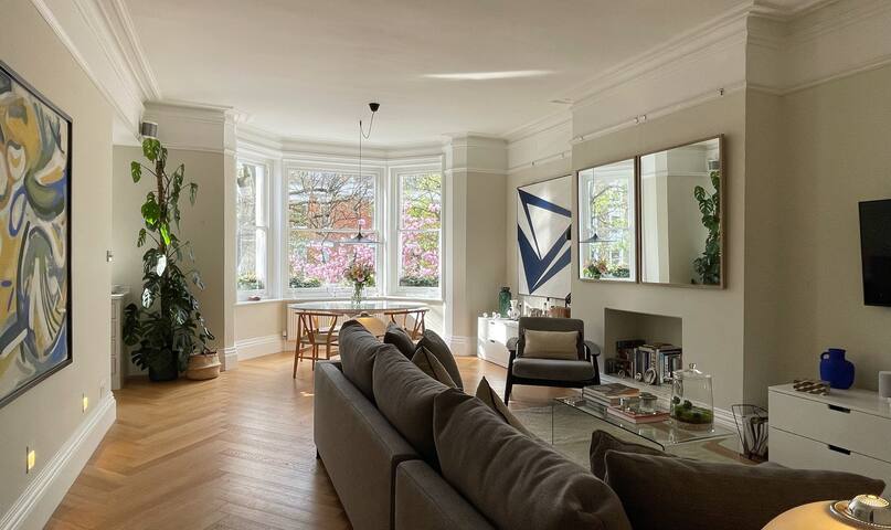 Contemporary, Cosy + Bright 2-bed Belsize/Primrose gallery image 2