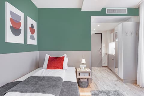 Beliebte Airbnb-Anzeige: Lovely Furnished Studio with Gym in Freiham