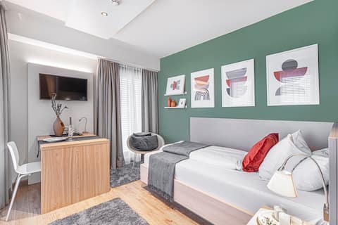 Beliebte Airbnb-Anzeige: Cozy Furnished Studio with Gym in Freiham