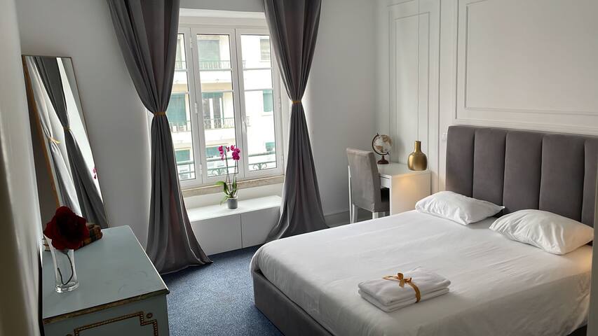 Big Apartment 14 people gallery image 4