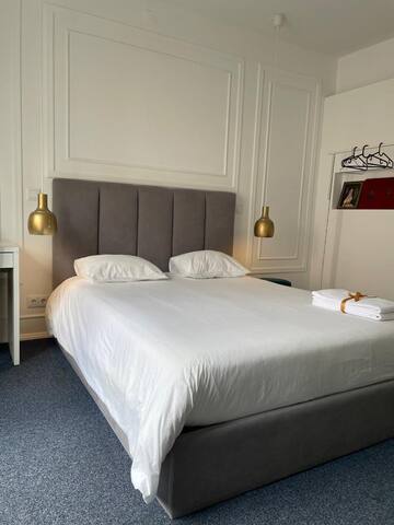 Big Apartment 14 people gallery image 3