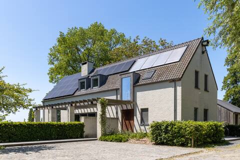 Nyte estate. Rural familyhouse (4-12p) near Ghent.