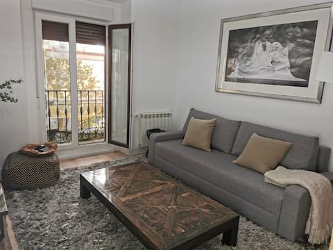Anuncio de Airbnb popular: Upmarket & Elegant 2 bed/2 bath in Central Madrid en Comunidad De Madrid