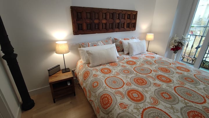 Glavna spavaća soba u apartmanu.