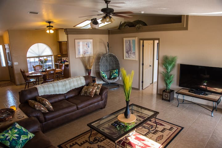 Southside Quiet Home 5 Min To Riviera Launch Ramp - Lake Havasu City, AZ