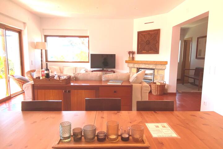 Calm sea view pool & lawn. Family & children gallery image 5