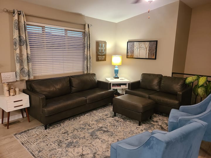 Cheerful 4-bedroom Home With Hot Tub - Rapid City, SD