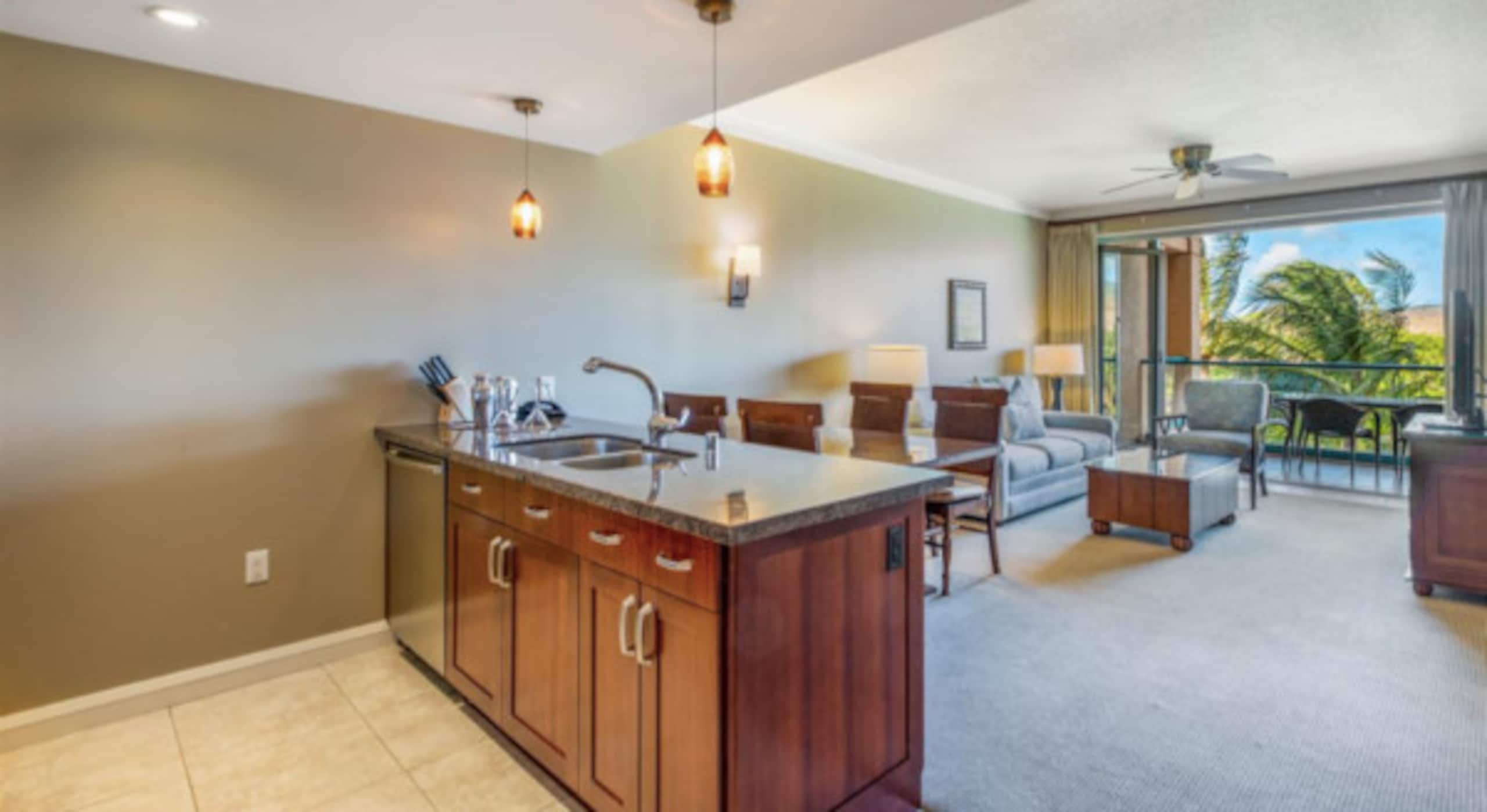 Condo in Lahaina · ★4.84 · 1 bedroom · 1 bed · 1 private bath - Image 6