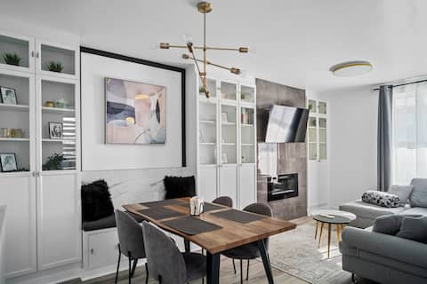 Beautiful 3-Bedroom House | Centretown | 2 Parking