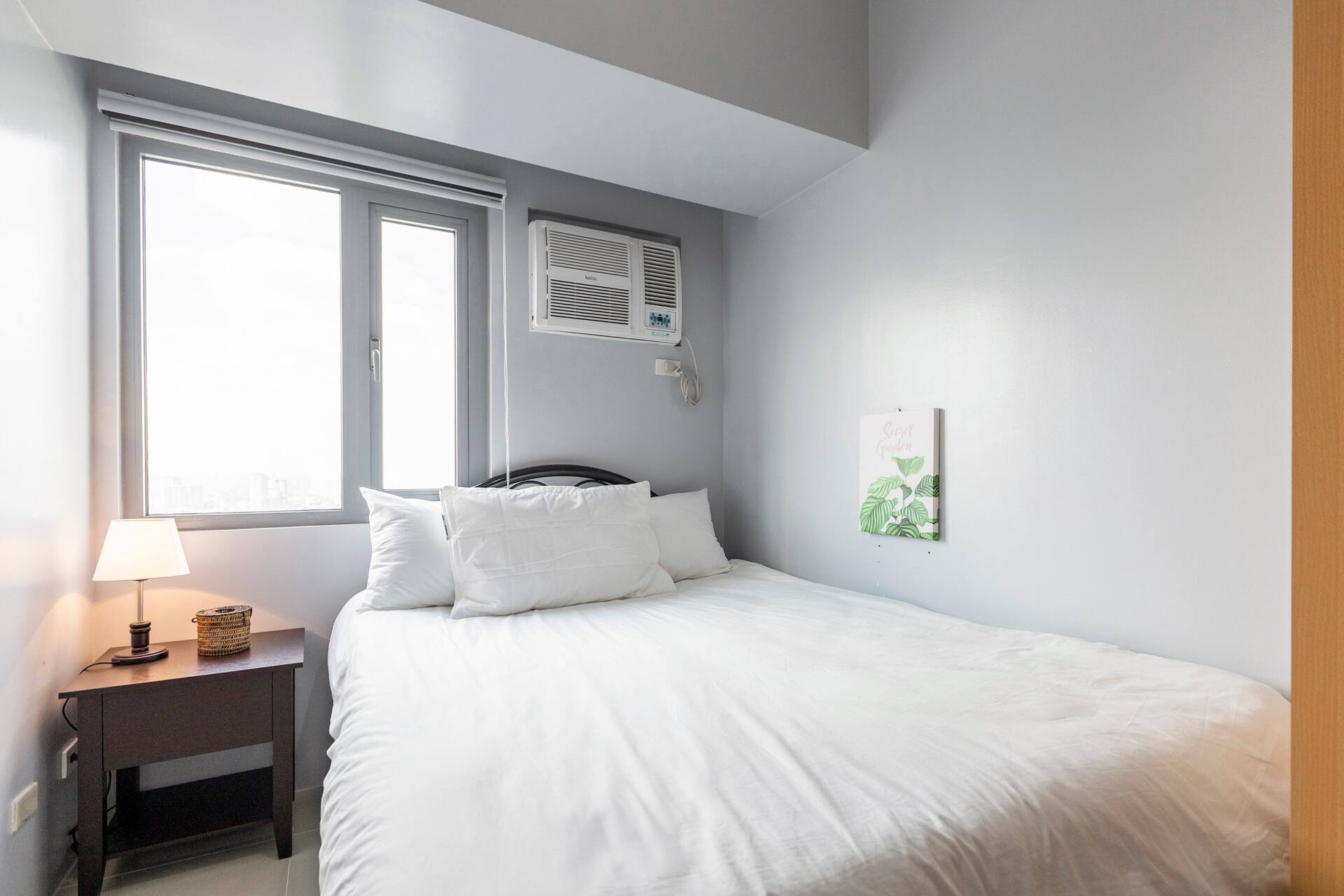 Nice & clean one-bedroom unit. You can call HOME!
