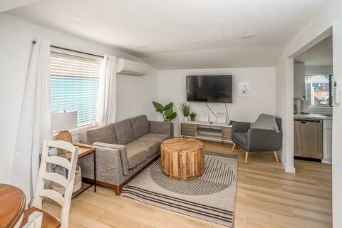Newly Remodeled 2 Bed, Private Backyard w/ Hot Tub
