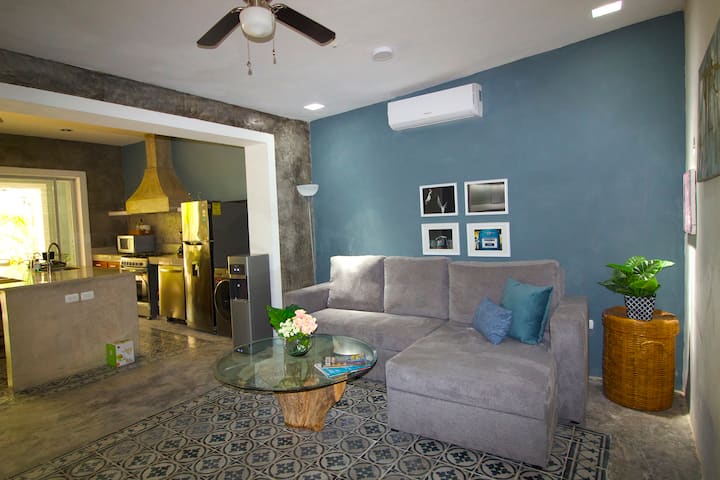 Merida Stylish, Vibrant, Light-filled House | Wifi - Mérida