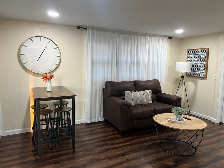 The Rae Retreat 2 - Cozy & Charming - Knoxville, TN