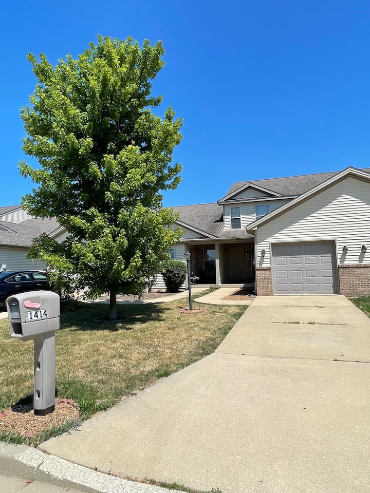 Champaign townhouse Updated and a great location Townhouses for Rent
