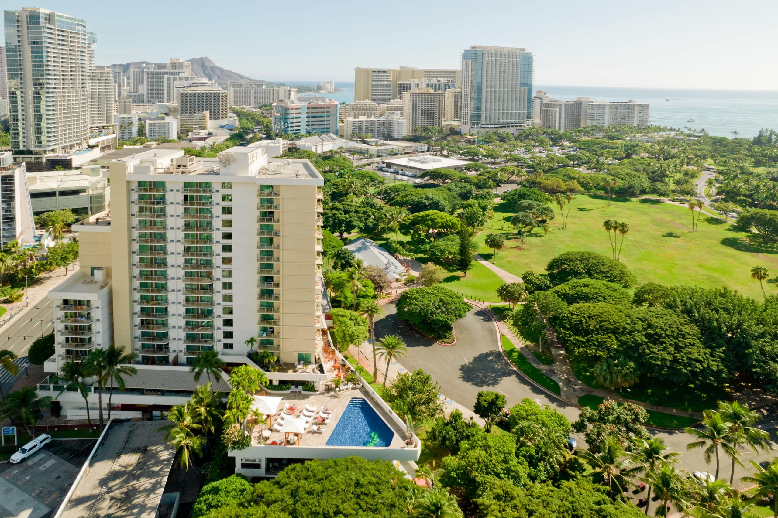 Condo in Honolulu · ★4.96 · 1 bedroom · 1 bed · 1 private bath - Image 32