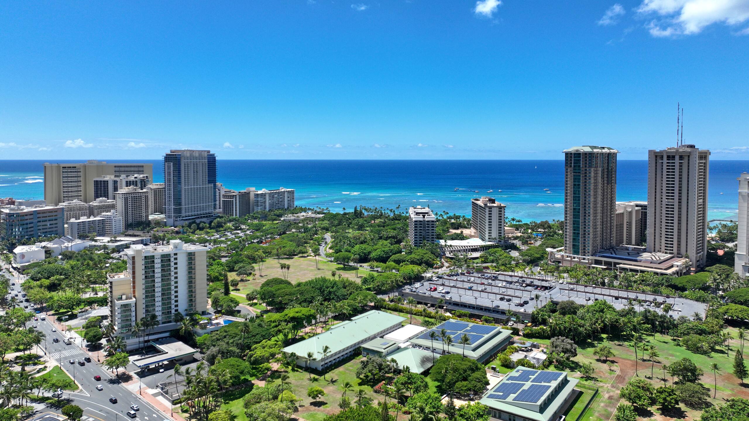 Condo in Honolulu · ★4.96 · 1 bedroom · 1 bed · 1 private bath - Image 37