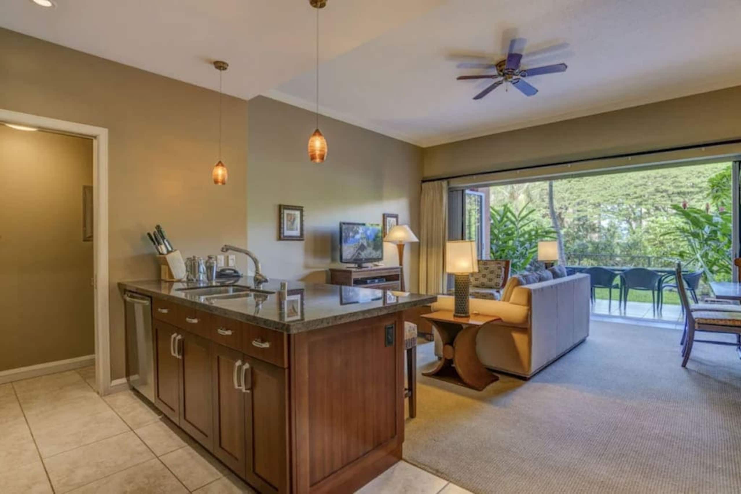 Condo in Lahaina · ★4.57 · 1 bedroom · 1 bed · 1 bath - Image 7