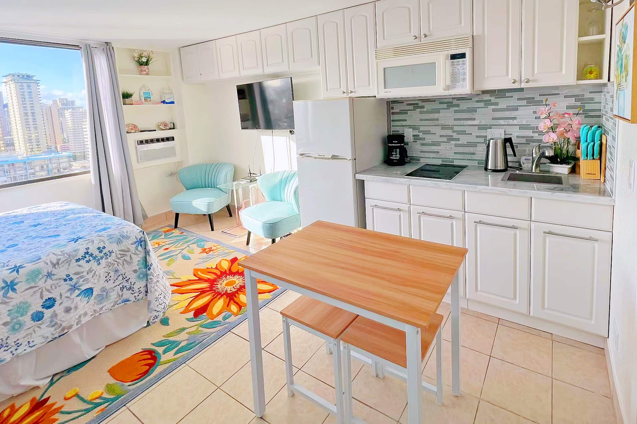 Condo in Honolulu · ★4.81 · 1 bedroom · 1 bed · 1 private bath - Image 1