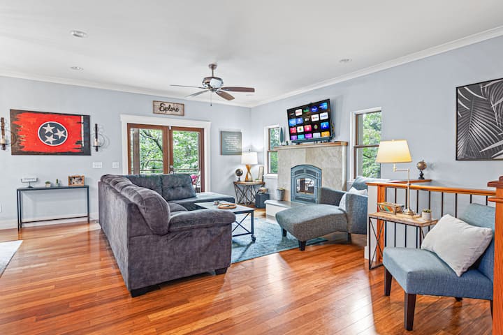 Side Oflookoutmtn-2stryhideaway-slps14-chattvistas - Lookout Mountain, TN