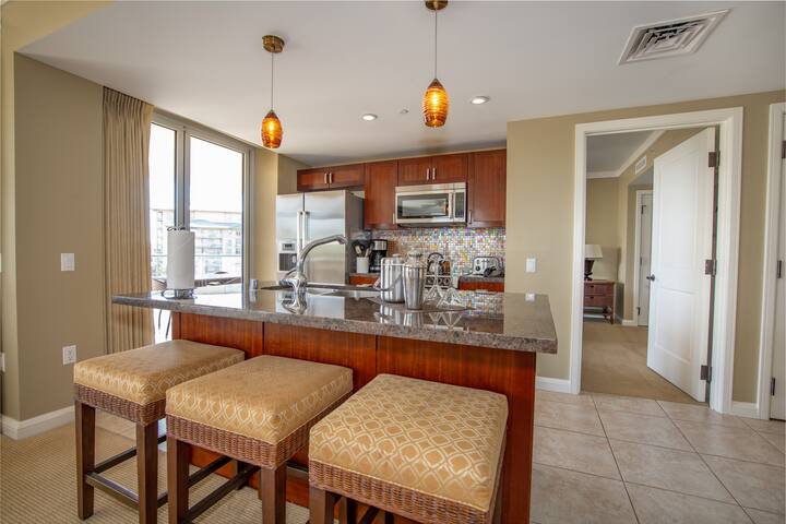 Gorgeous Oceanfront Resort, Private Lanai+ Kitchen gallery image 5