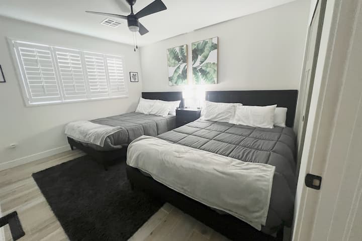 Camas dobles queen en el dormitorio 1 que acabamos de agregar, nuevas fotos próximamente. 16/6/22