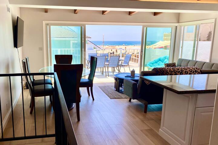 Beach Front House-Newly Renovated – Awesome Home ! gallery image 3