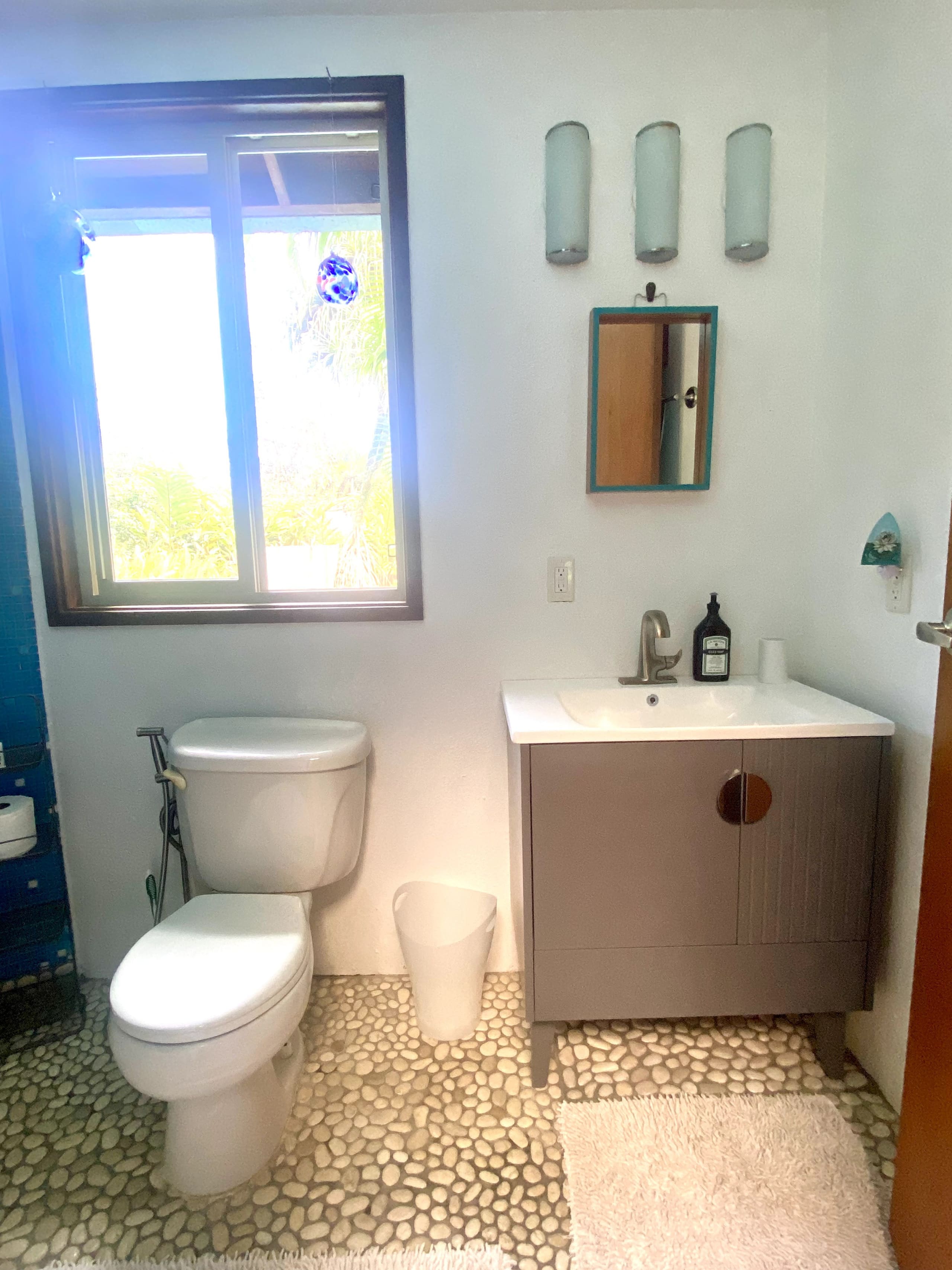 Home in Pahoa · ★4.93 · 1 bedroom · 1 bed · 1.5 baths - Image 17