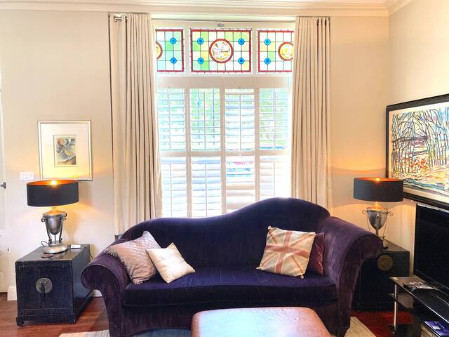 Your Place in Little Venice; 15 mins to West End