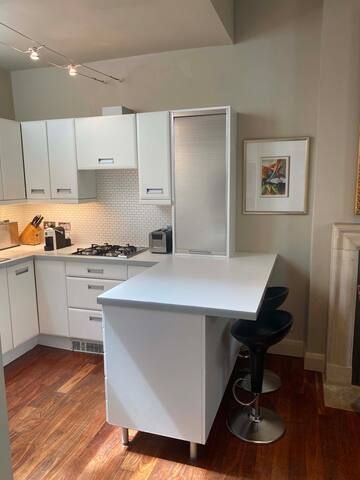 Your Place in Little Venice; 15 mins to West End gallery image 5