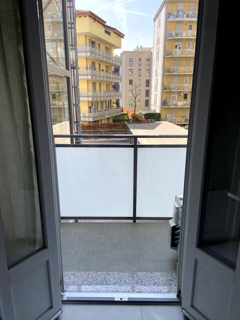 Bright one-bedroom apt, just renovated in Monza