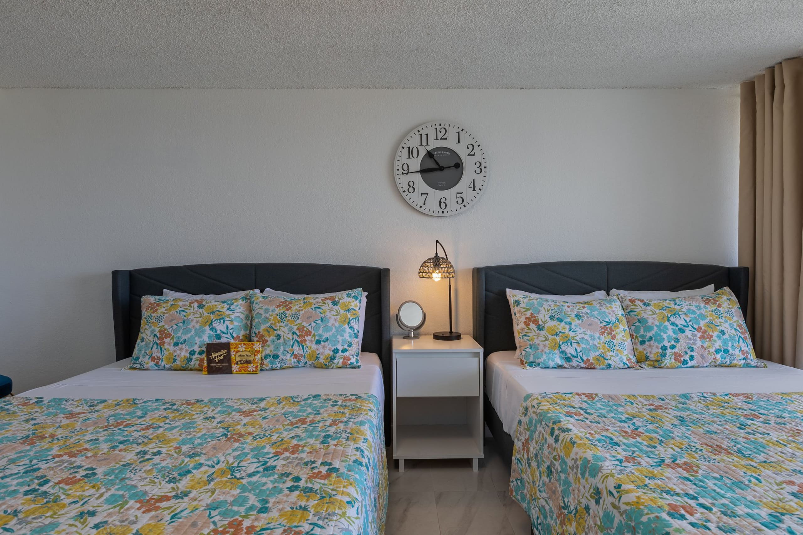 Condo in Honolulu · ★4.92 · 1 bedroom · 2 beds · 1 private bath - Image 17