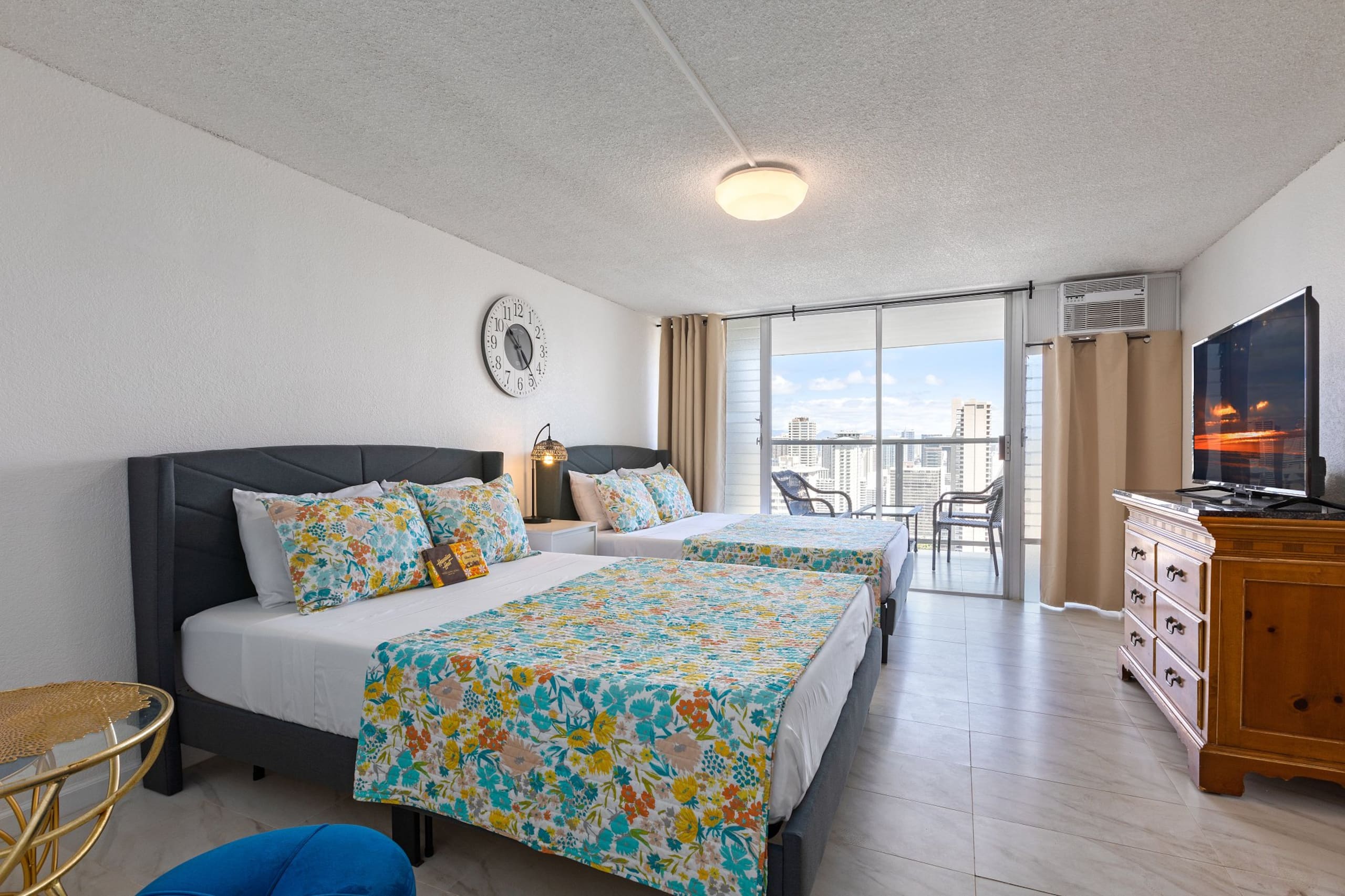 Condo in Honolulu · ★4.92 · 1 bedroom · 2 beds · 1 private bath - Image 1