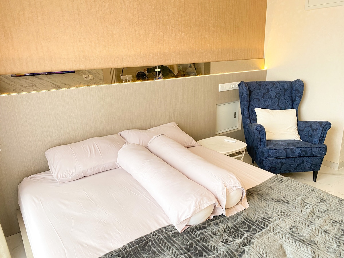 Luxury Studio near AEON BSD, SkyHouse BSD by SEIKA Apartments for Rent in BSD, Tangerang