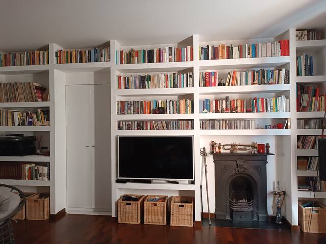 Casa e terrazzo verde in centro gallery image 2