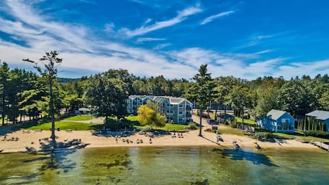 Private Beach and Walk to Concerts at Lake Winni
