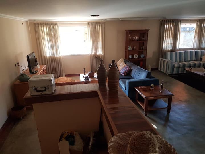 Casa Ampla Com 6 Suítes, Piscina E Churrasqueira. - Nova Friburgo