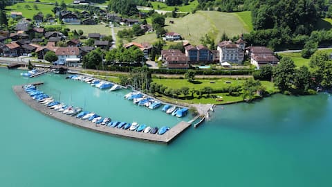 Seeparadiesli on beautiful Lake Thun