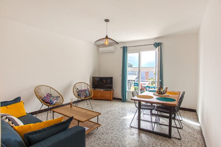 Location Avec Vue Mer  Dans Un Petit Immeuble . - Corsica