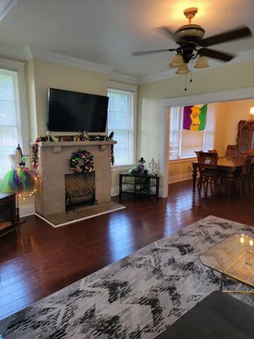 1 block to St Charles ave near French quarter gallery image 3