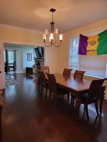 1 block to St Charles ave near French quarter gallery image 5